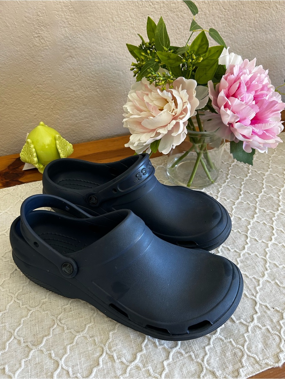 CROCS Classic Clog in Dark Blue, Men’s size 12